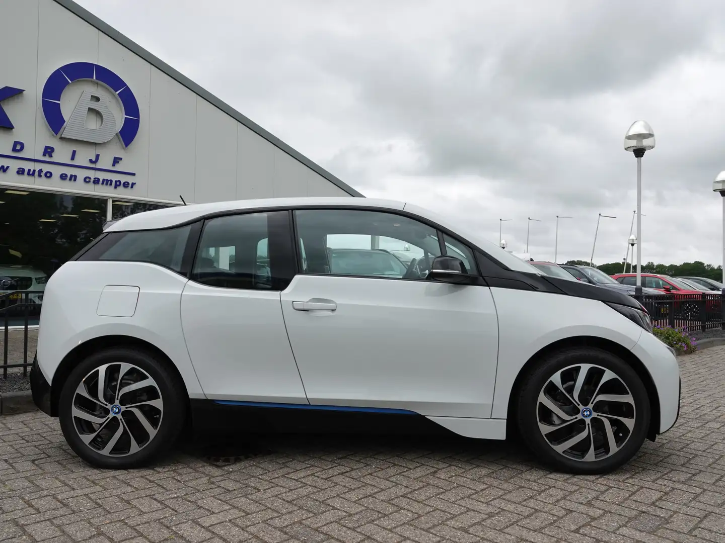 BMW i3 Basis Advance 22 kWh WARMTEPOMP | SNELLADEN | GR. Bianco - 2