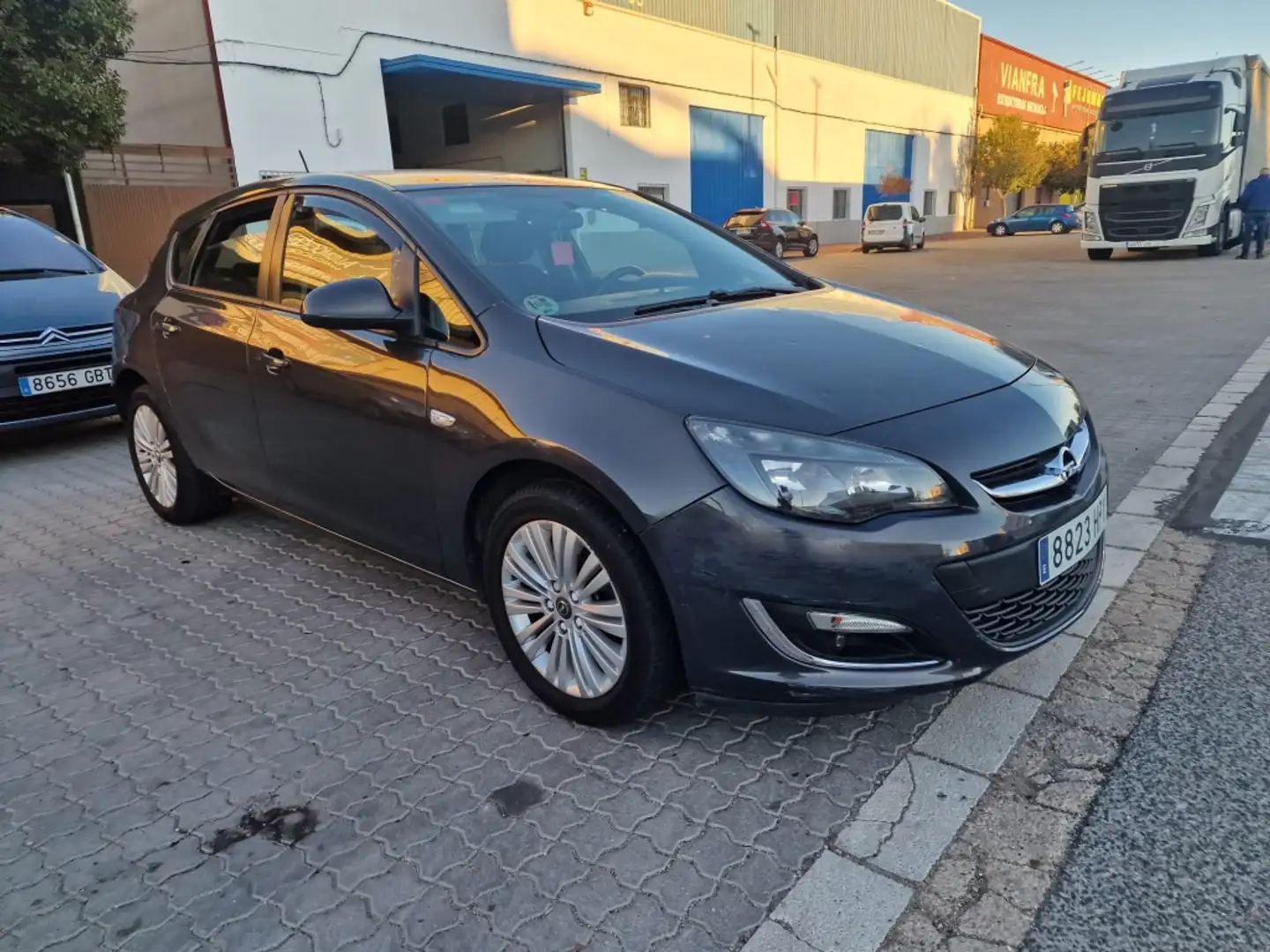 Opel Astra 1.7CDTI Selective Gris - 1