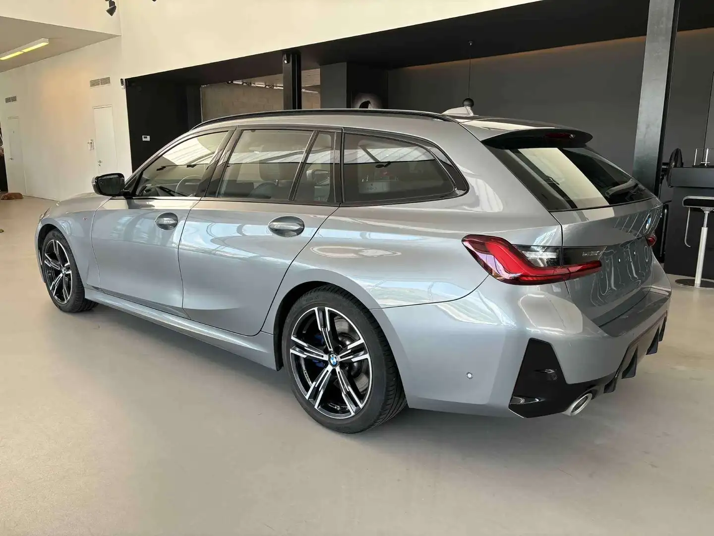 BMW 330 iA M PAKKET Camera/Cockpit plus/Stop\u0026Go/Shadow... Gris - 2