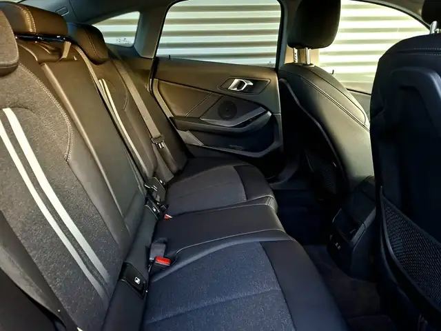BMW 2 Series view 12