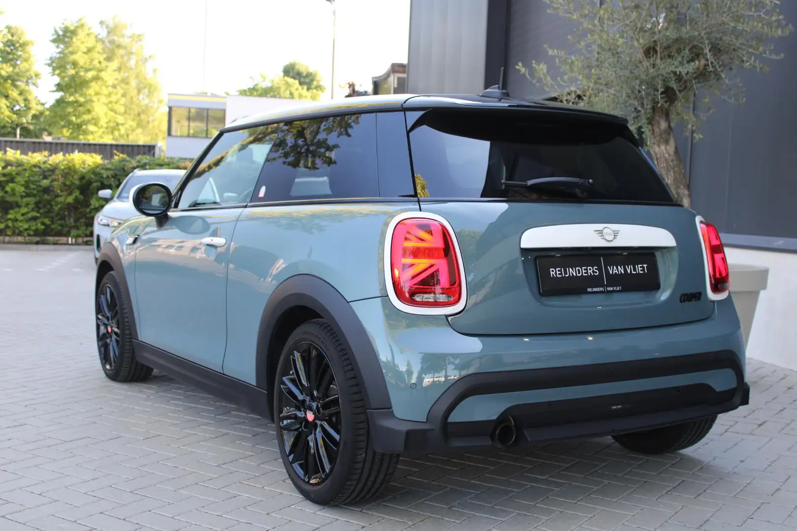 MINI Cooper 1.5 Multitone Edition | Leder | Led koplamp. | Car Groen - 2