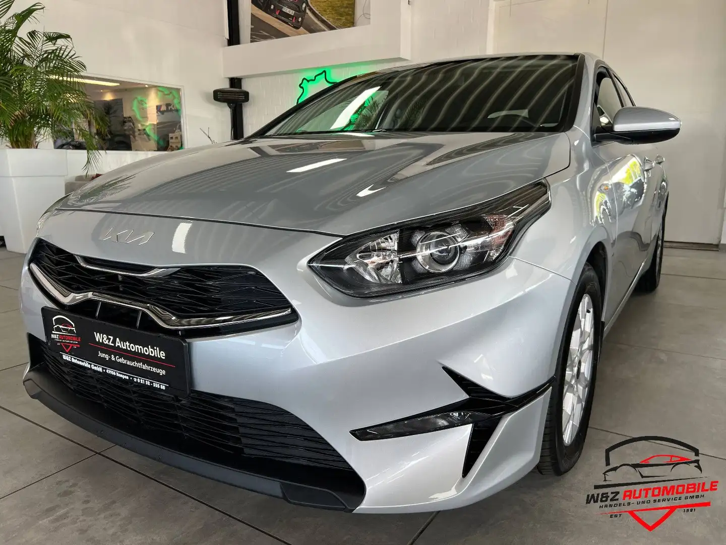Kia Ceed / cee'd Ceed 1.5 T-GDI +CarPlay+Kamera+SHZ+PDC+ Silber - 1