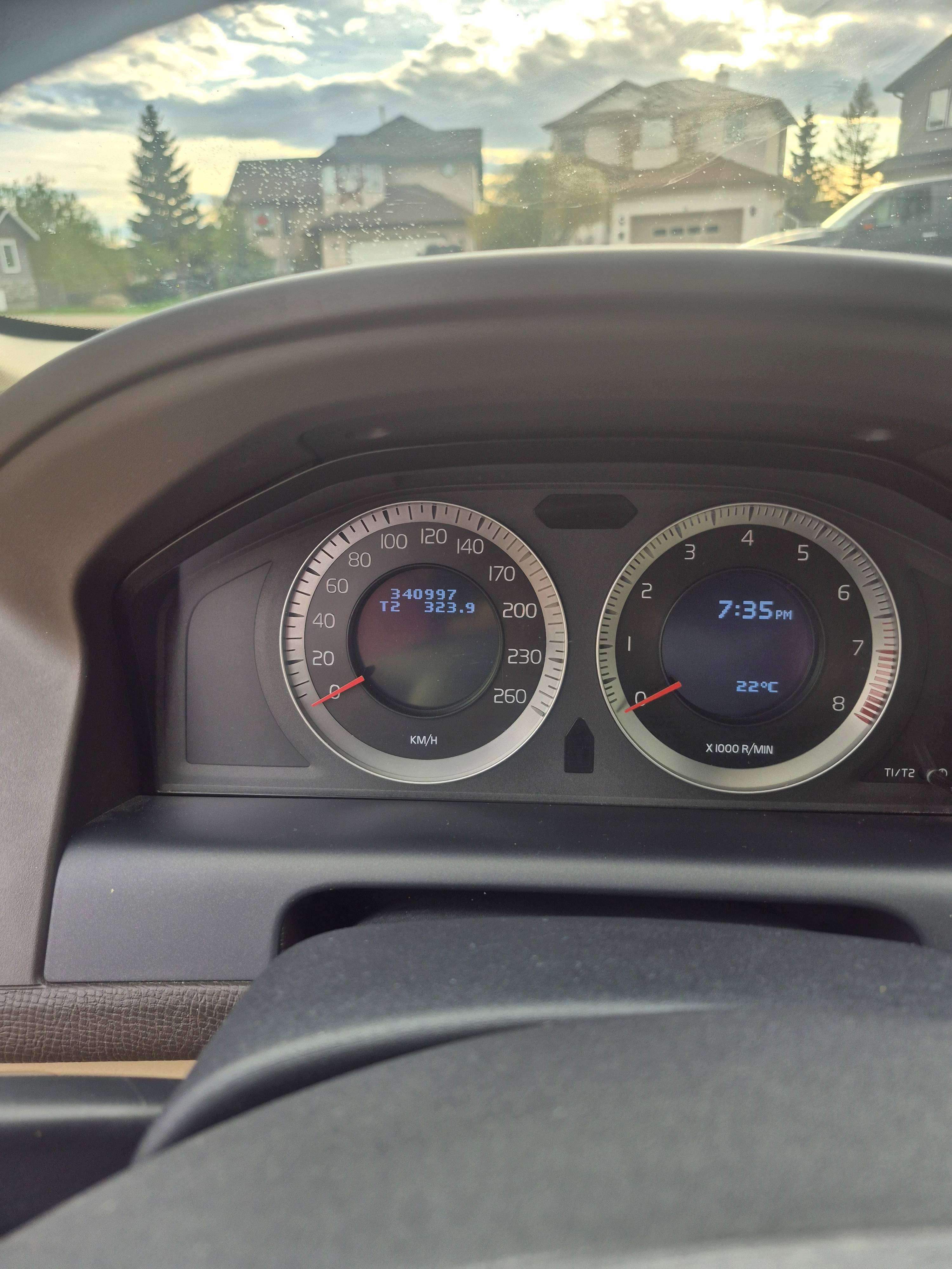 2010 Volvo XC60 T6 R-Design thumb 11