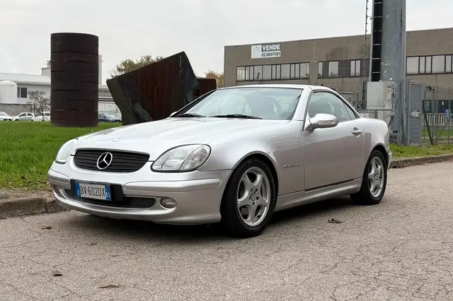 Mercedes-Benz SLK 230