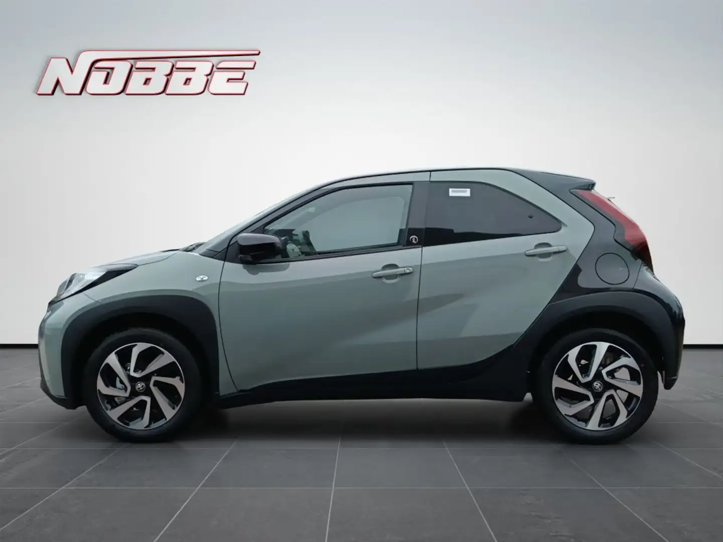 Toyota Aygo X Teamplayer Grau - 2