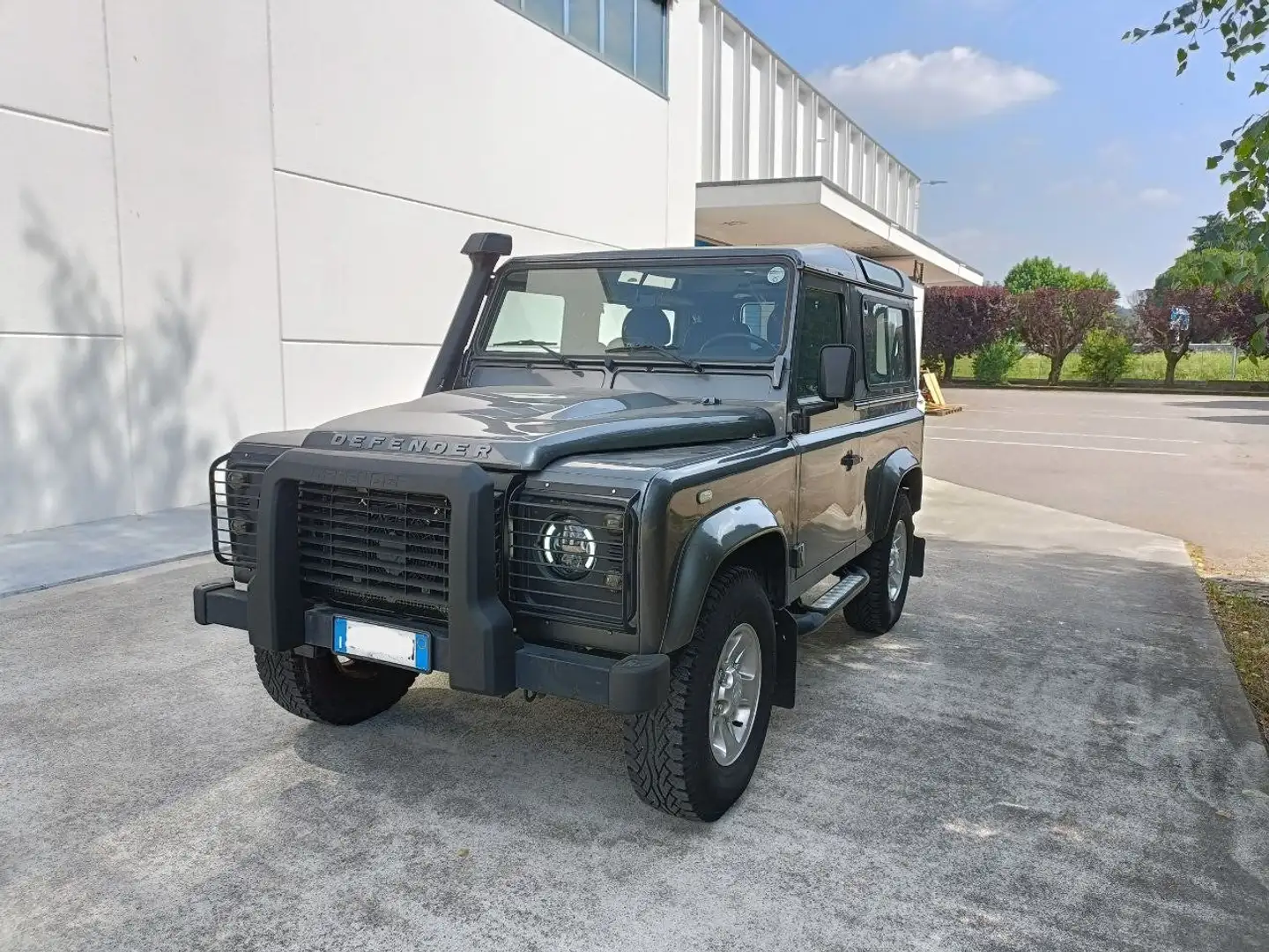 Land Rover Defender Defender VI 2007 90 90 2.2 td SW Grigio - 2