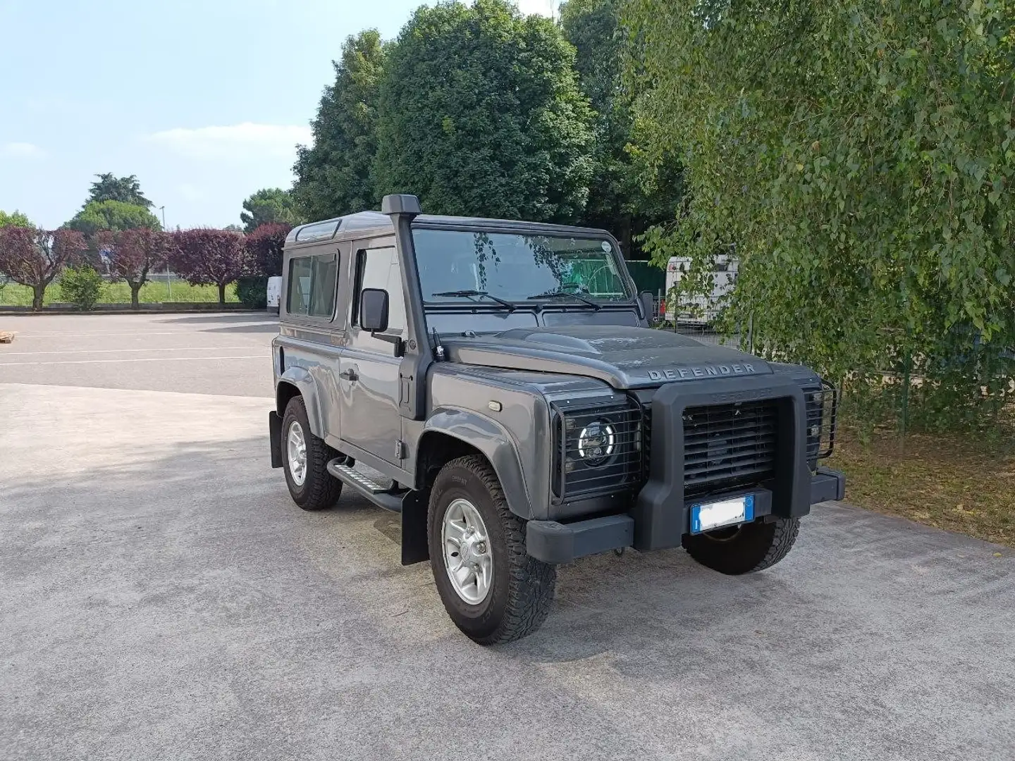 Land Rover Defender Defender VI 2007 90 90 2.2 td SW Grigio - 1