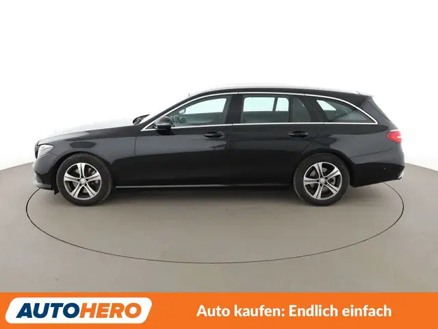 Mercedes-Benz E-Class view 3