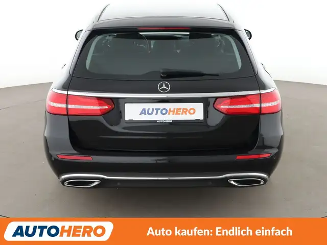 Mercedes-Benz E-Class view 5