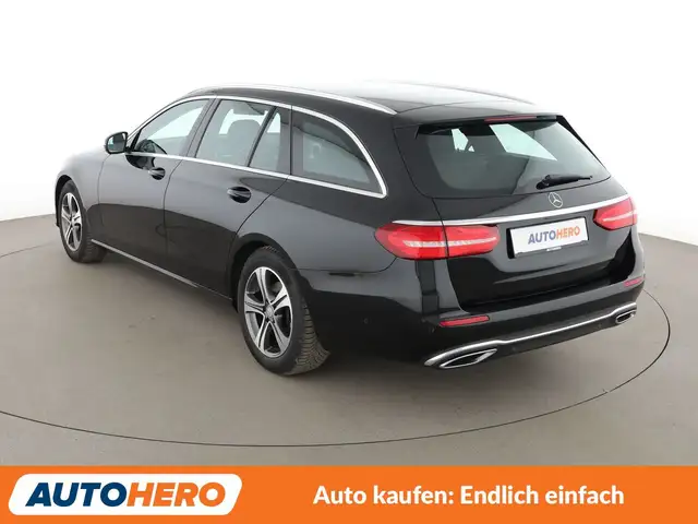 Mercedes-Benz E-Class view 4