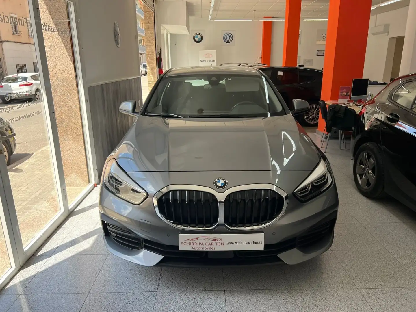 BMW 118 118i Sport Grijs - 2