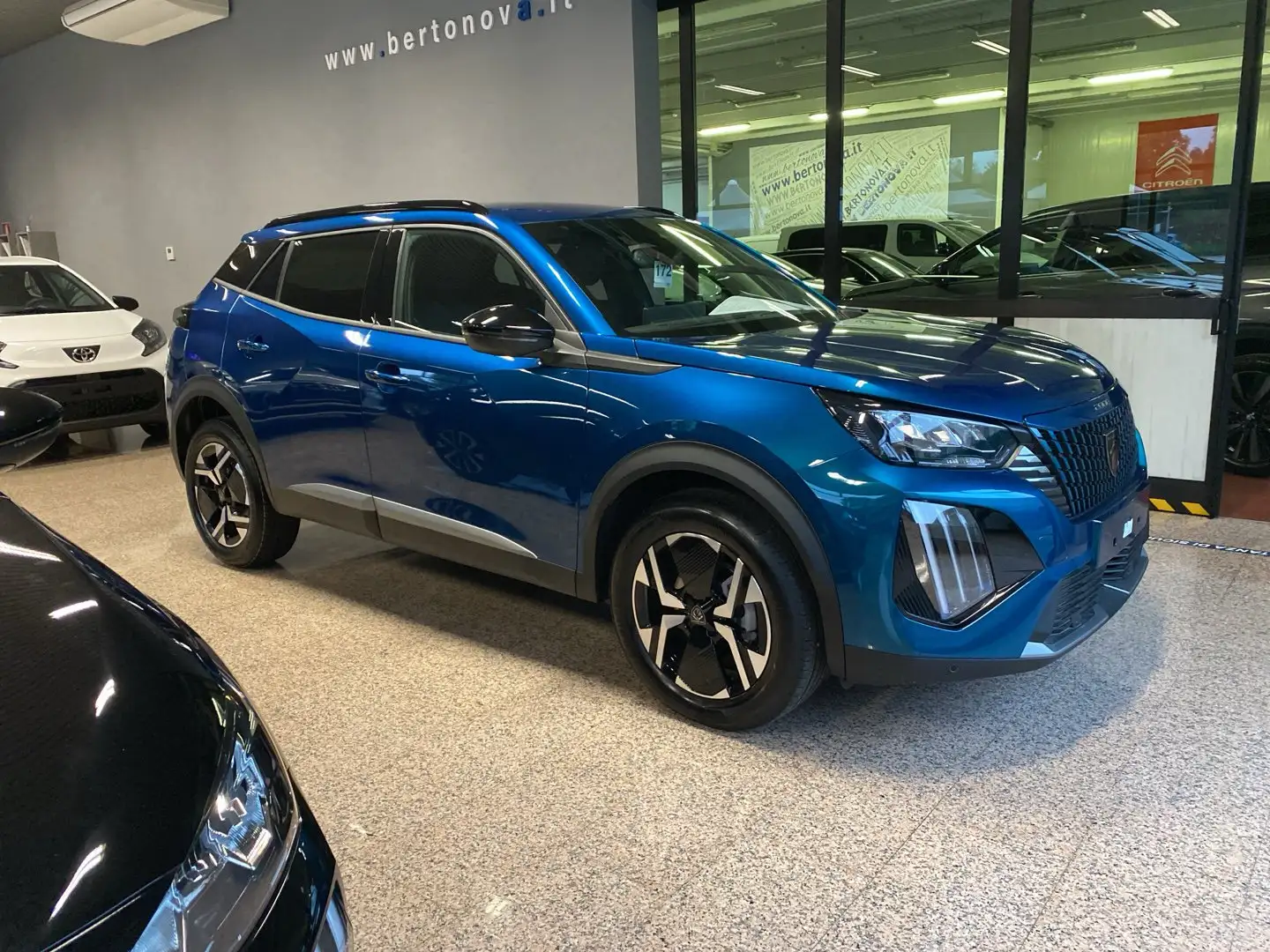 Peugeot 2008 2008 PureTech 100 S&S Allure Bleu - 2