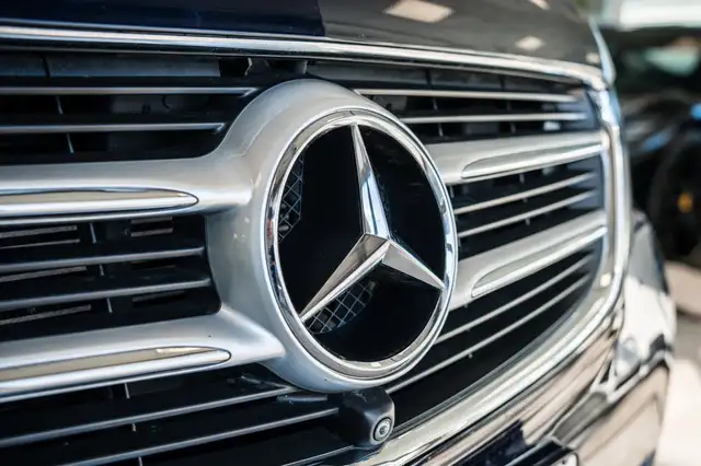 Mercedes-Benz V-Class view 9
