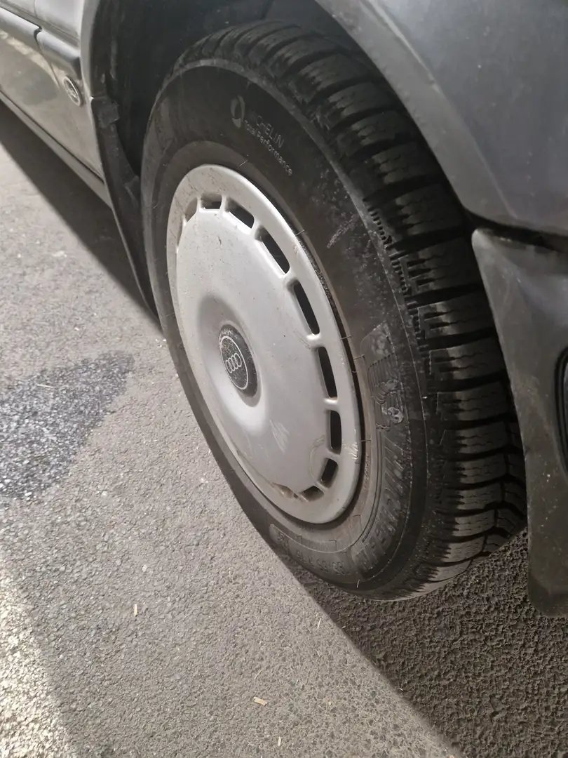 Audi 80 80 Avant 2,0 E Grau - 1