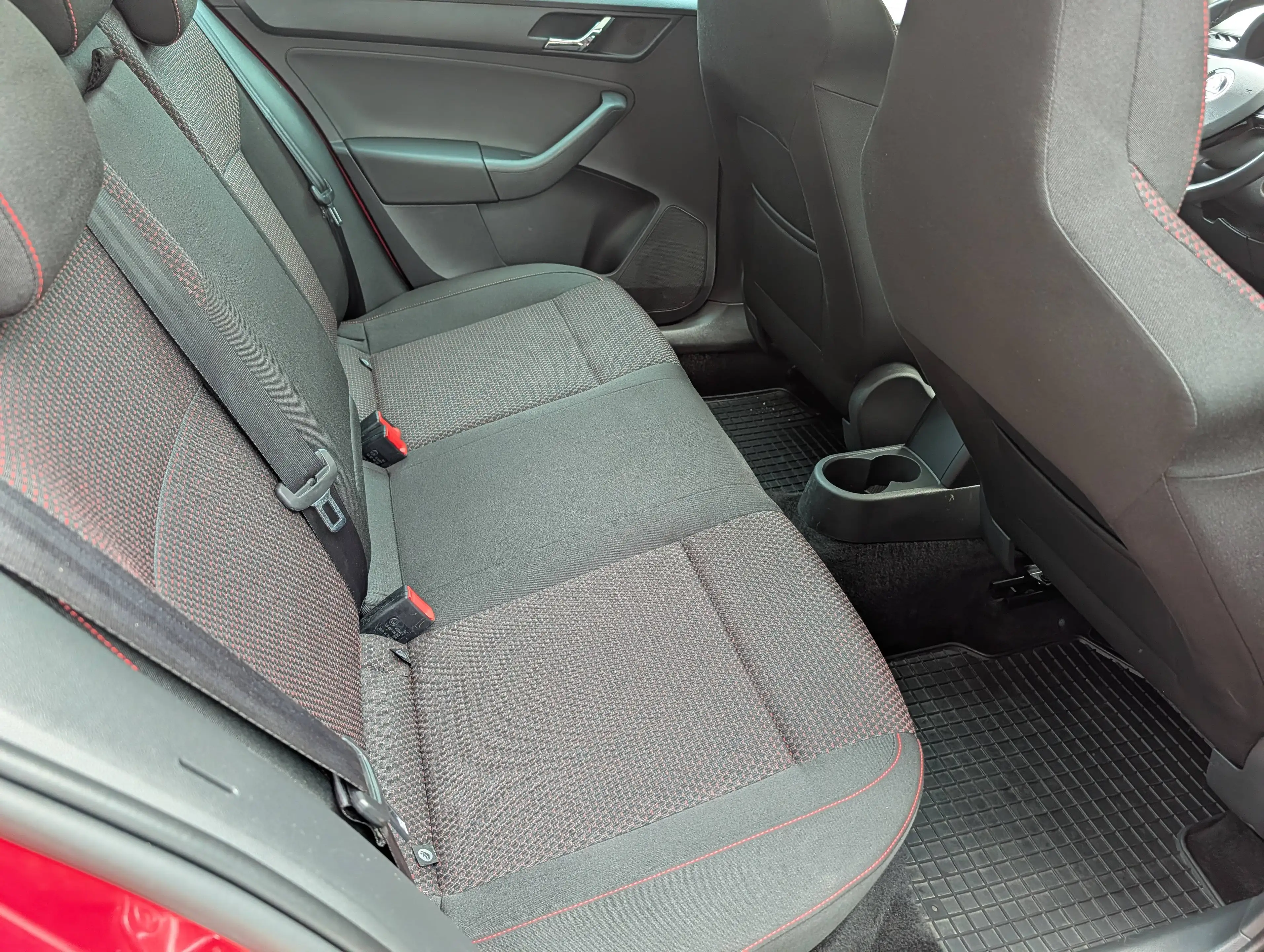 Skoda Rapid/Spaceback Elegance | Tempomat | Klimaautomatik | Leder-/Multifunktionslenkrad | Panoramadach — photo 6