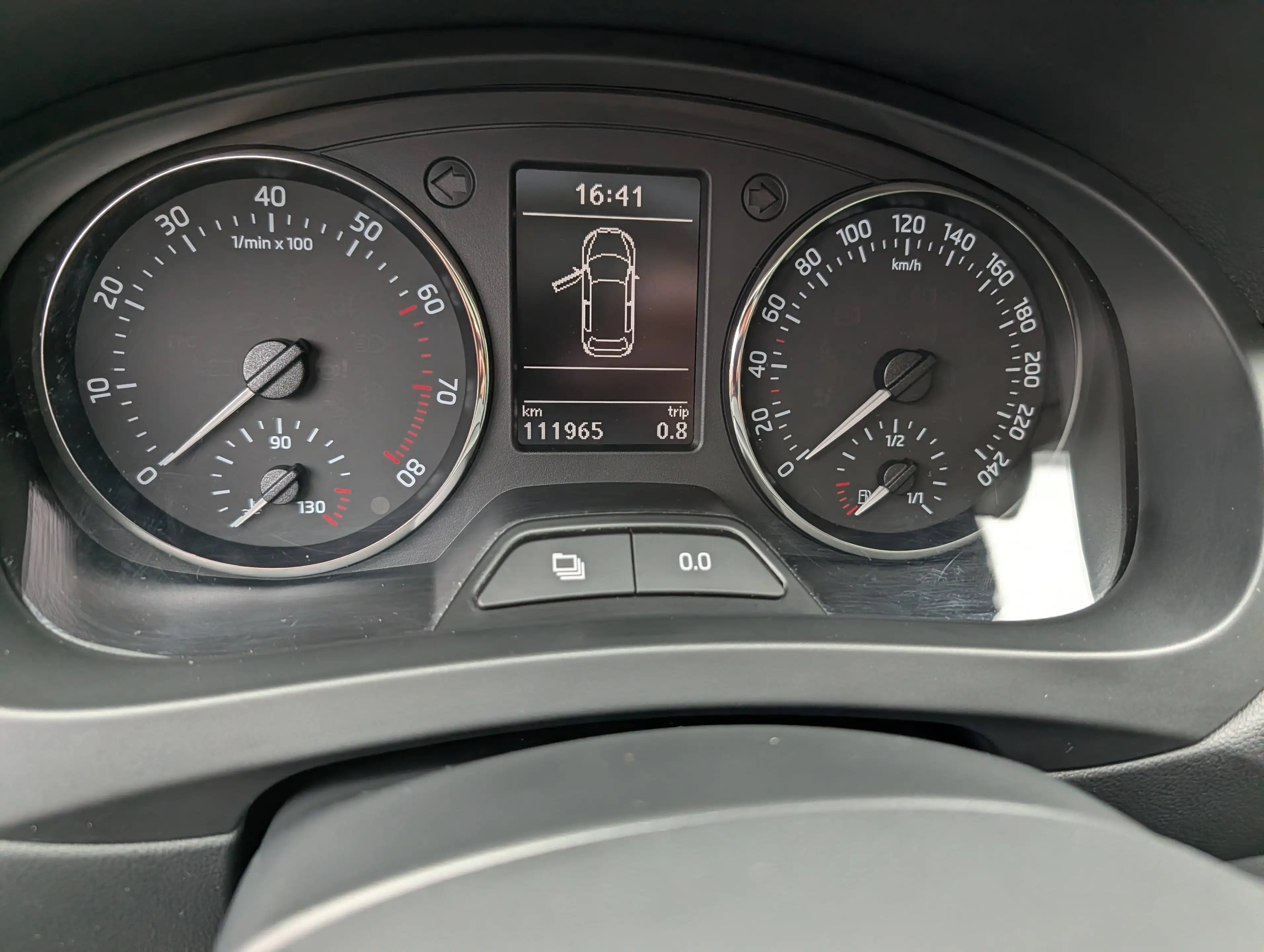 Skoda Rapid/Spaceback Elegance | Tempomat | Klimaautomatik | Leder-/Multifunktionslenkrad | Panoramadach — photo 7
