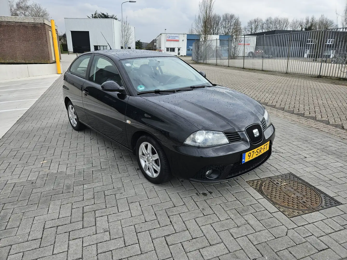 SEAT Ibiza Ibiza 1.4-16V Sensation Zwart - 2