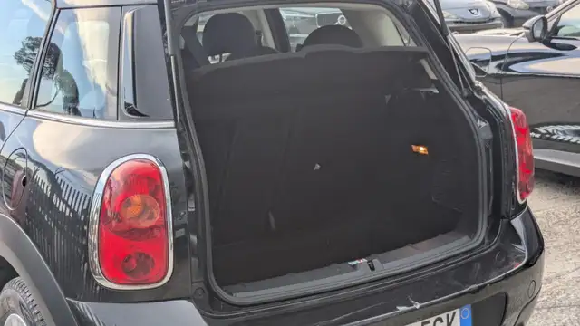 Mini Countryman view 13