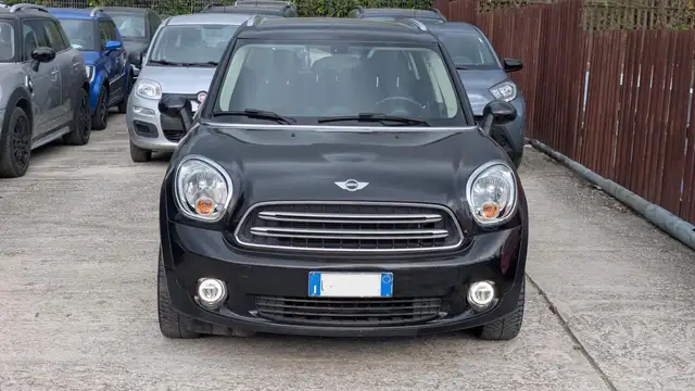 Mini Countryman view 2