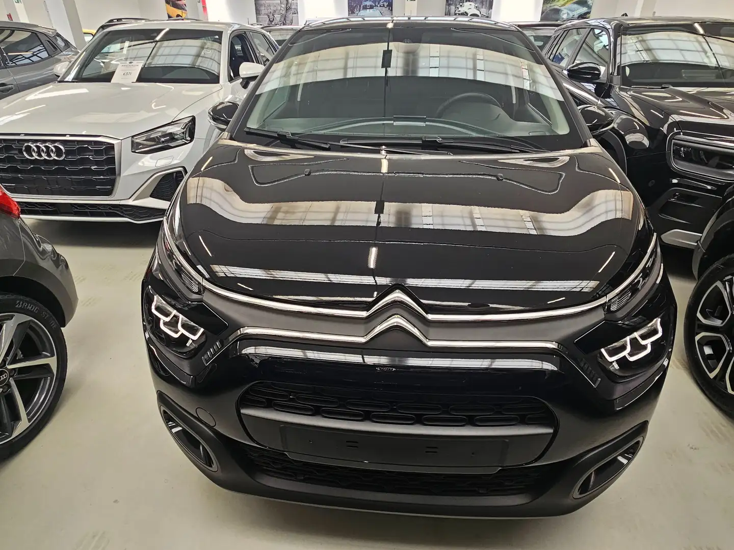 Citroen C3 C3 1.2 Max s&s 110cv Noir - 2