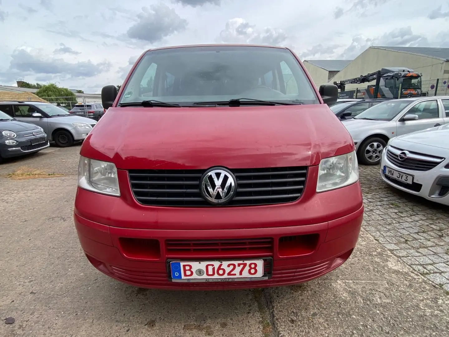 Volkswagen T5 Transporter Kombi "Volksbus" Klima+Allwetter Rood - 2