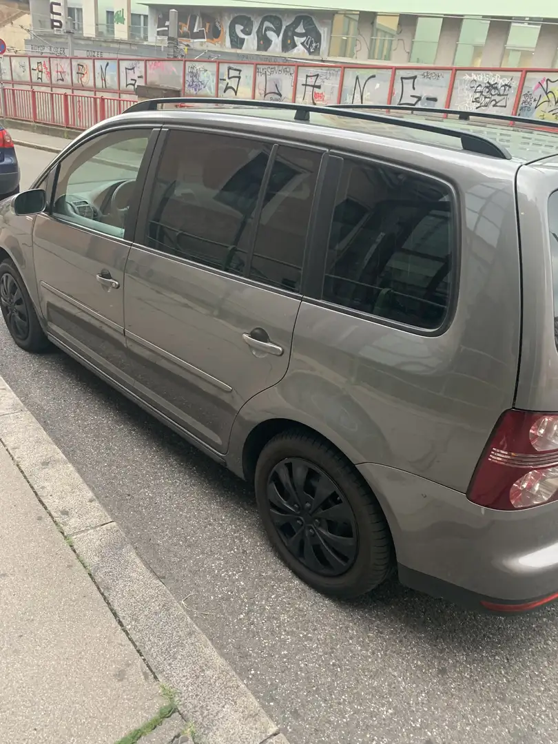 Volkswagen Touran Trendline 1,9 TDI DPF DSG - 2