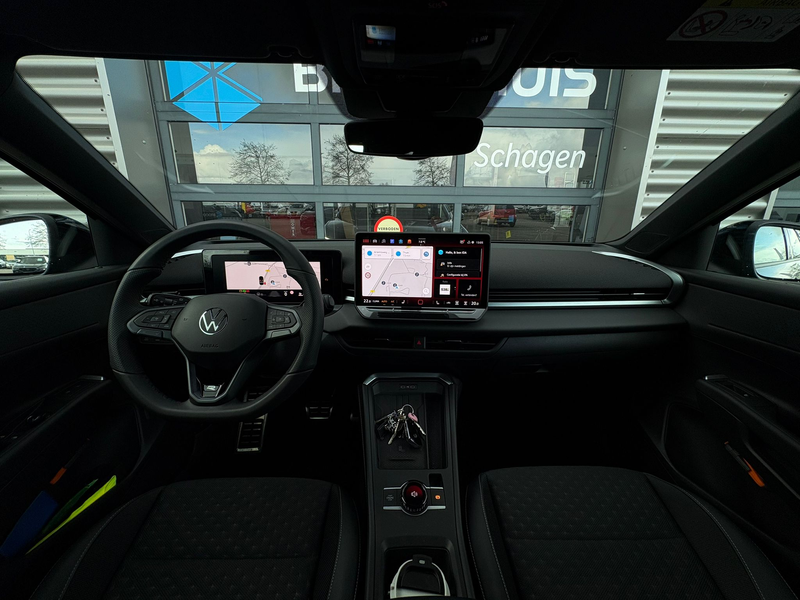 Volkswagen T-Roc R-Line First Edition | 'App-Connect' draadloze sma — photo 6