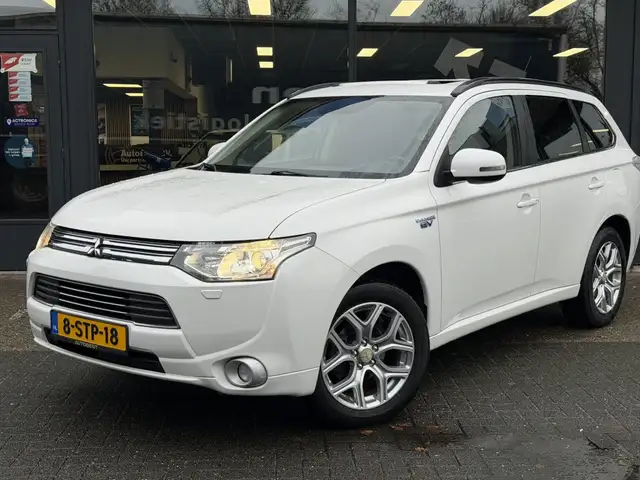 Mitsubishi Outlander 2.0 PHEV Instyle+ “NAP” Full leder + Elektr. schui