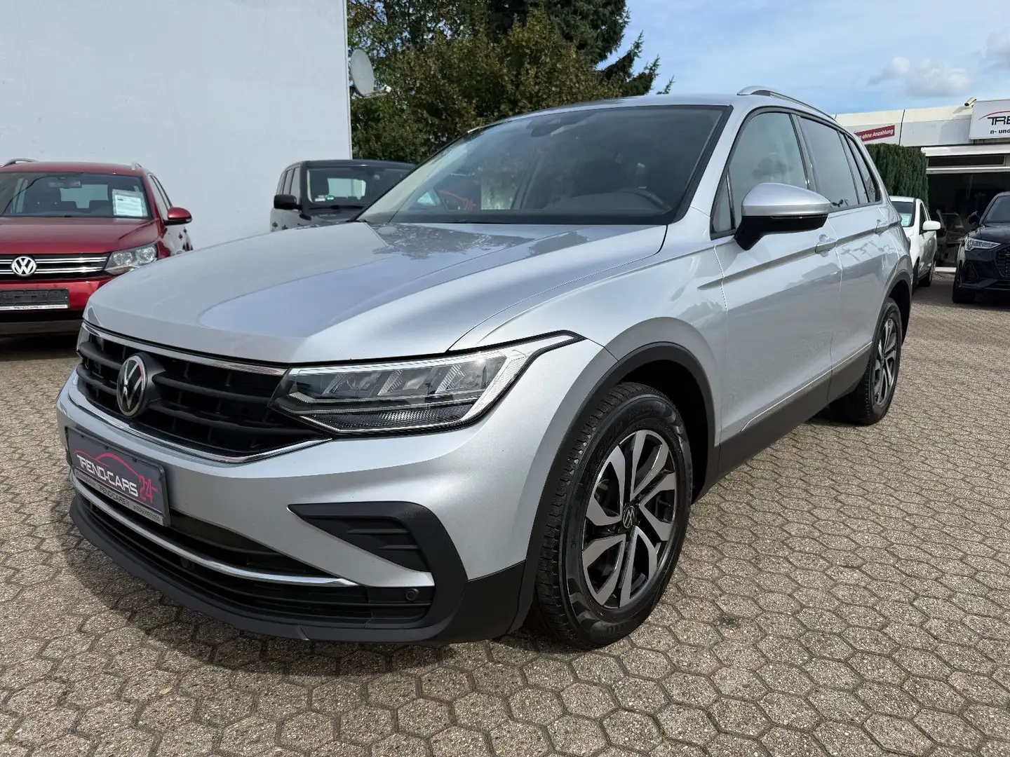 Volkswagen Tiguan Active*ACC*AHK* Silber - 1