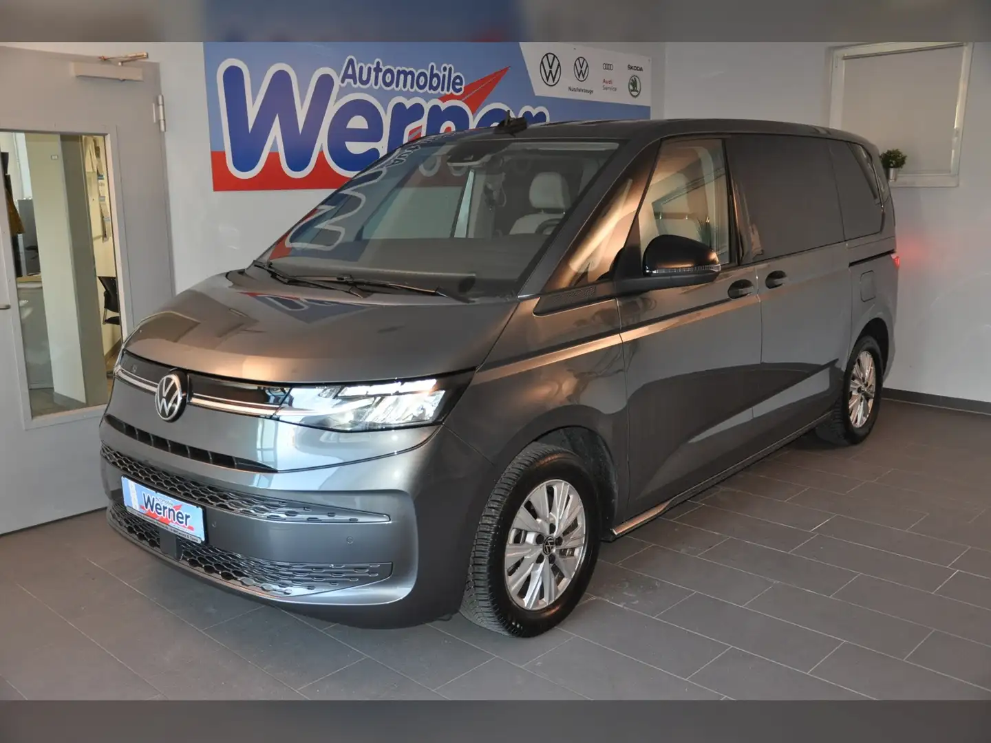 Volkswagen T7 Multivan Life 2.0TDI NaviPro AHK LED ACC Grau - 2