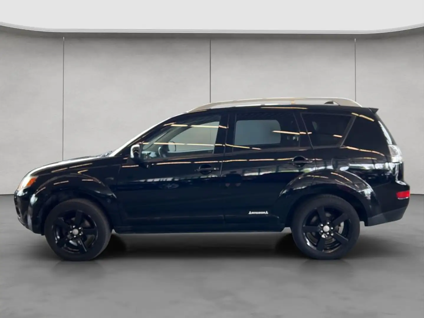 Mitsubishi Outlander 2.4 4WD Inform Klimaautomatik AHK Schwarz - 2