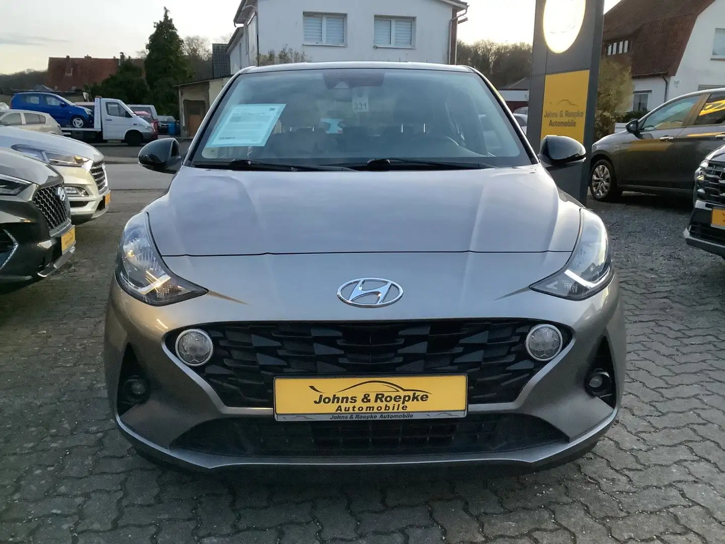 Hyundai i10 AUTOMATIK / SITZ+LENKRAD-HZG / TEMP/LIM Grau - 2