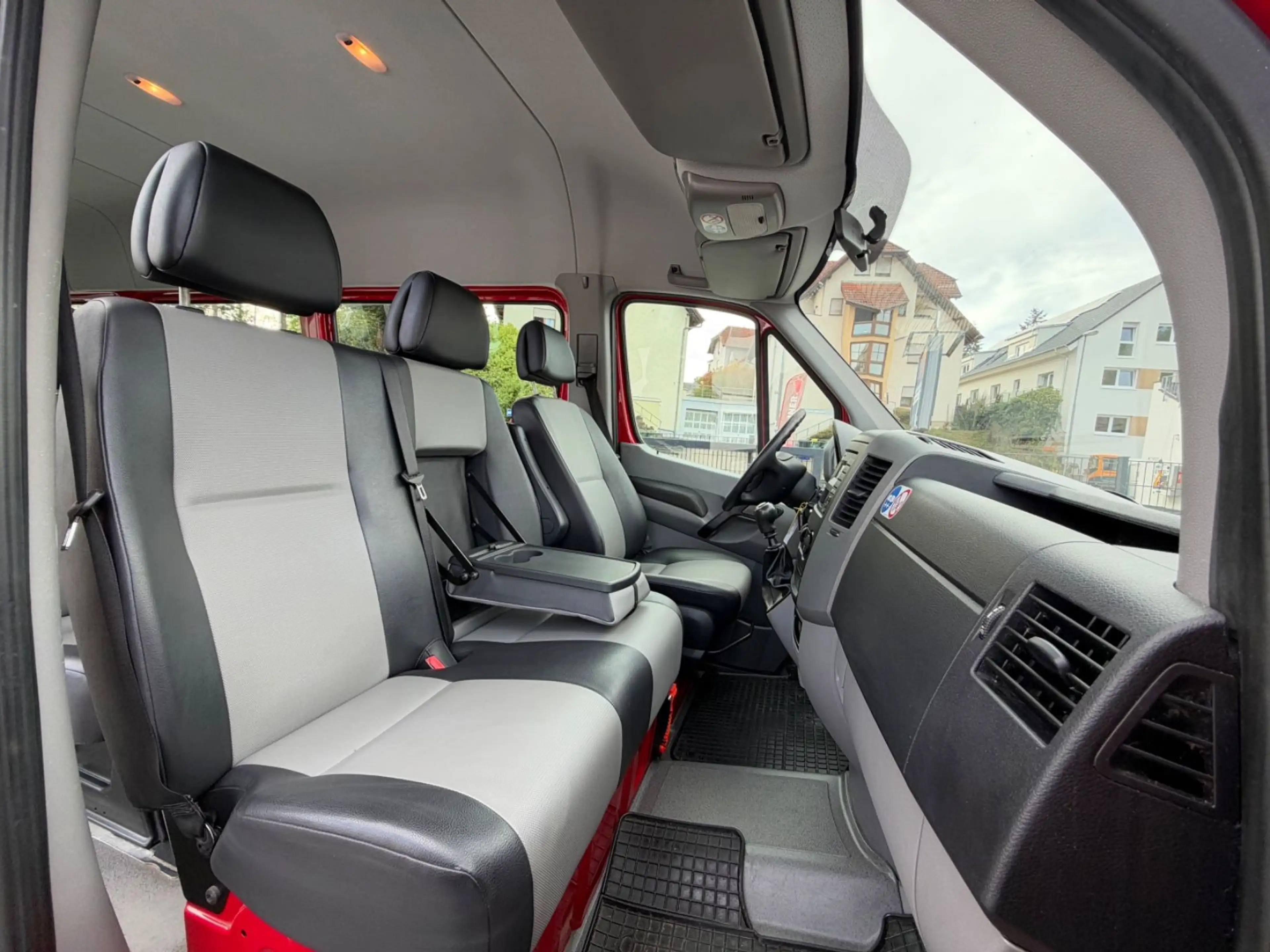 Volkswagen Crafter CRAFTER 2.0 TDI PDC STANDH 9-SITZER 1HAND 163-PS — photo 15
