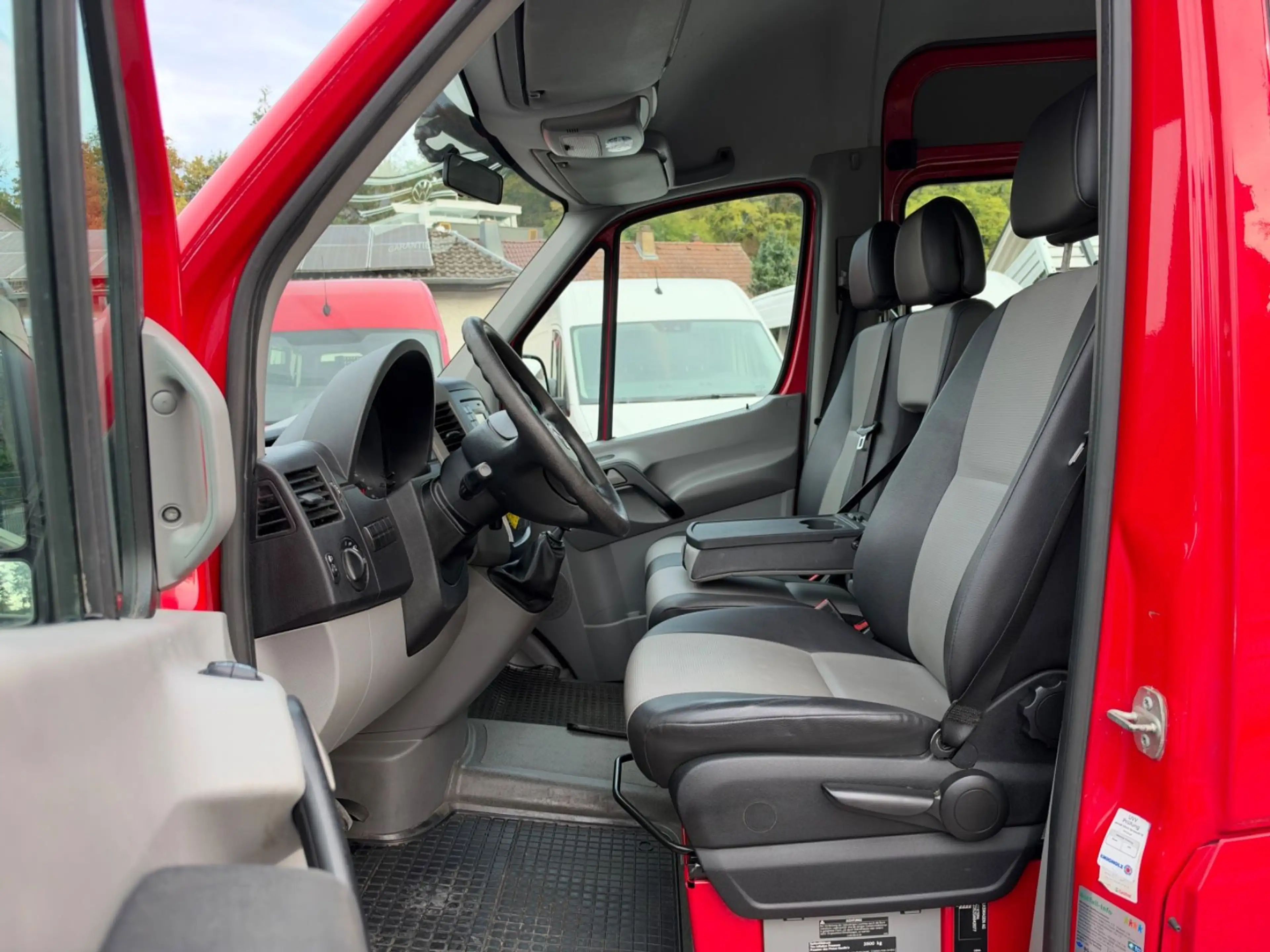 Volkswagen Crafter CRAFTER 2.0 TDI PDC STANDH 9-SITZER 1HAND 163-PS — photo 2