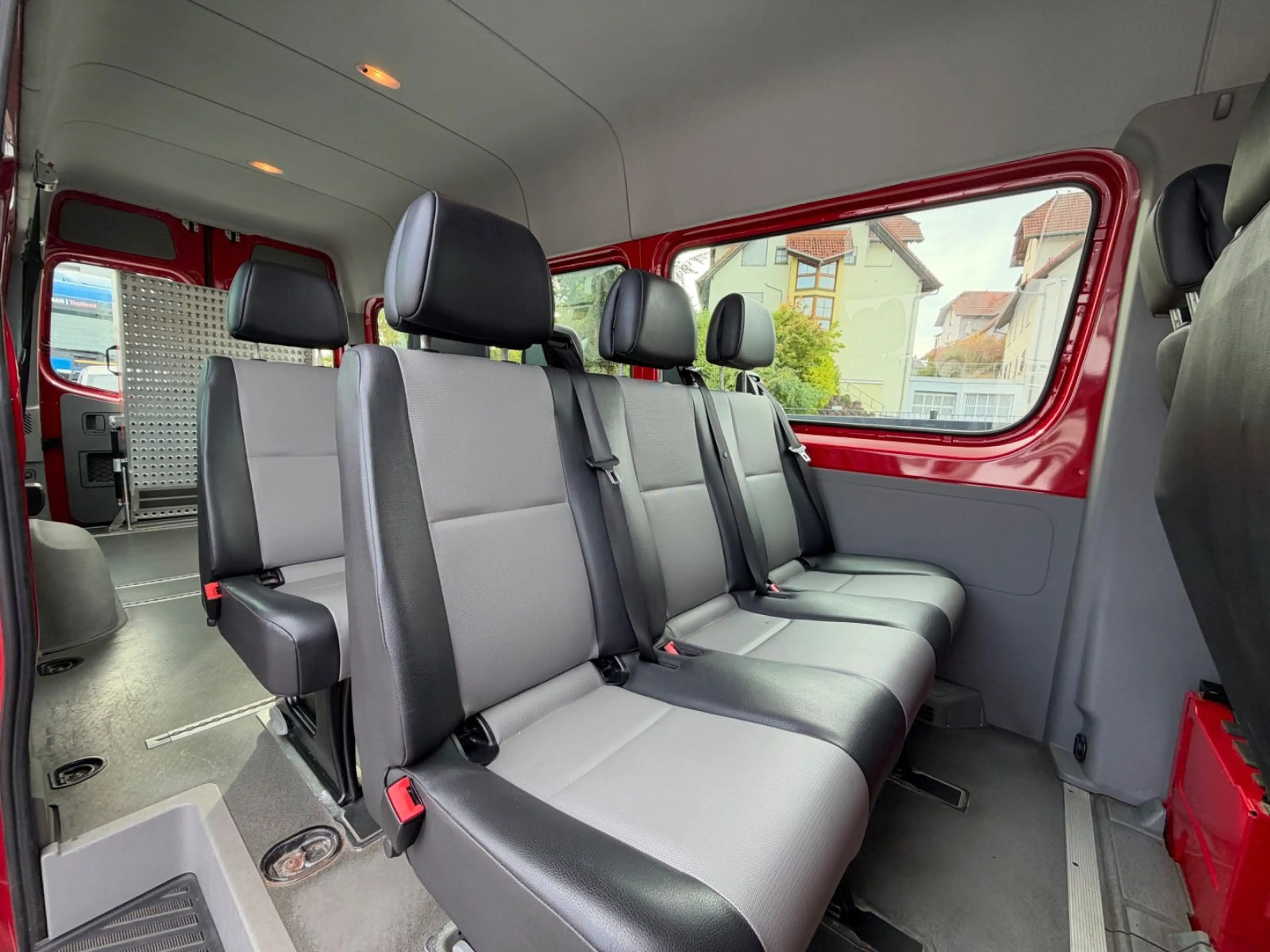 Volkswagen Crafter CRAFTER 2.0 TDI PDC STANDH 9-SITZER 1HAND 163-PS — photo 14