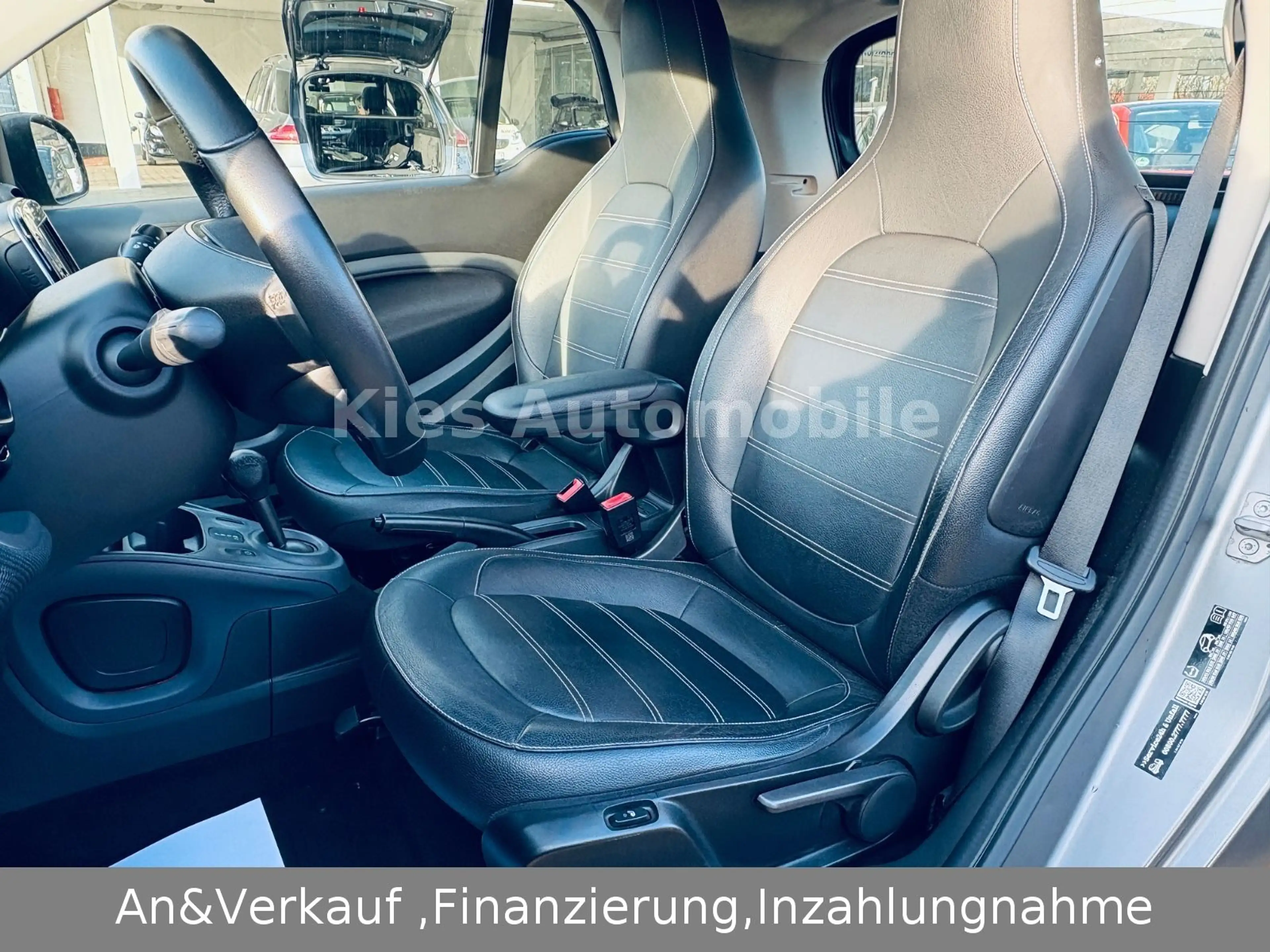 smart forTwo Prime 90PS LEDER/NAVI/PANO/SITZH/AMBIENTE — photo 9