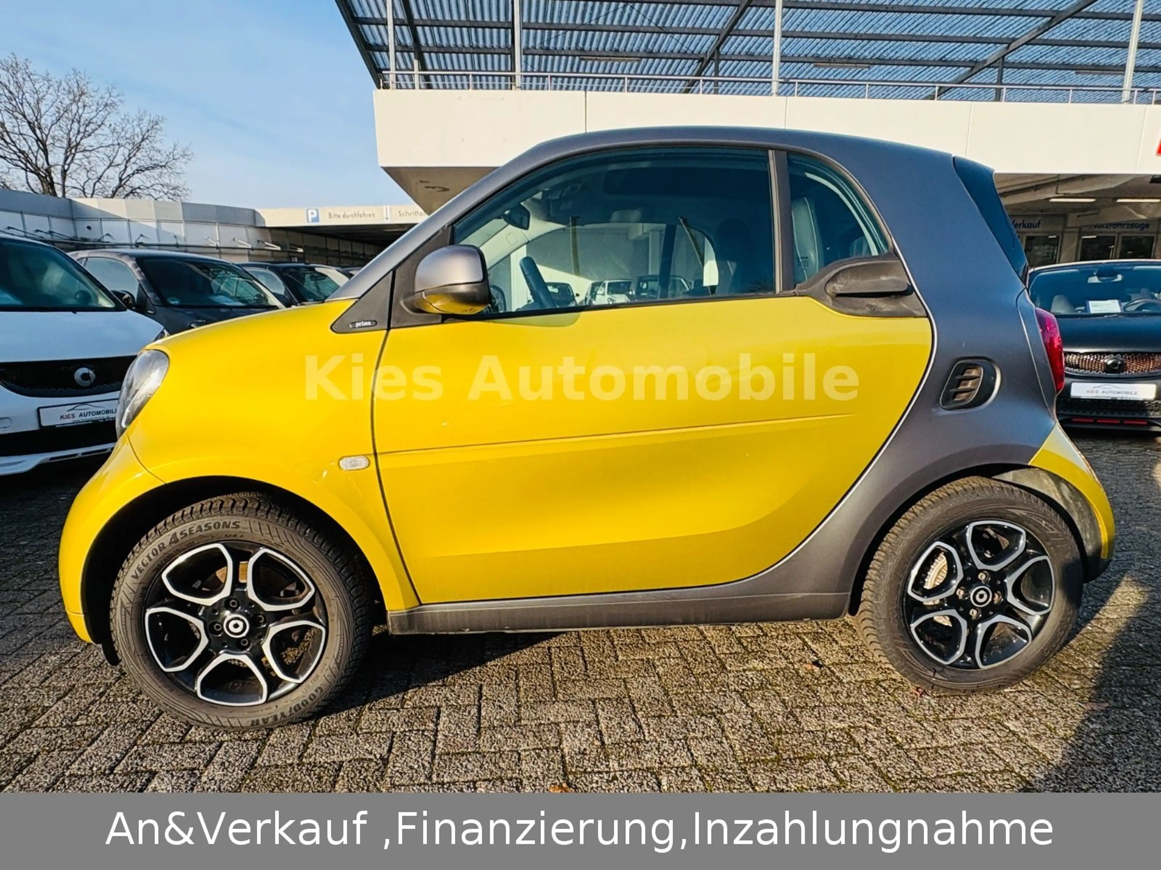 smart forTwo Prime 90PS LEDER/NAVI/PANO/SITZH/AMBIENTE — photo 3