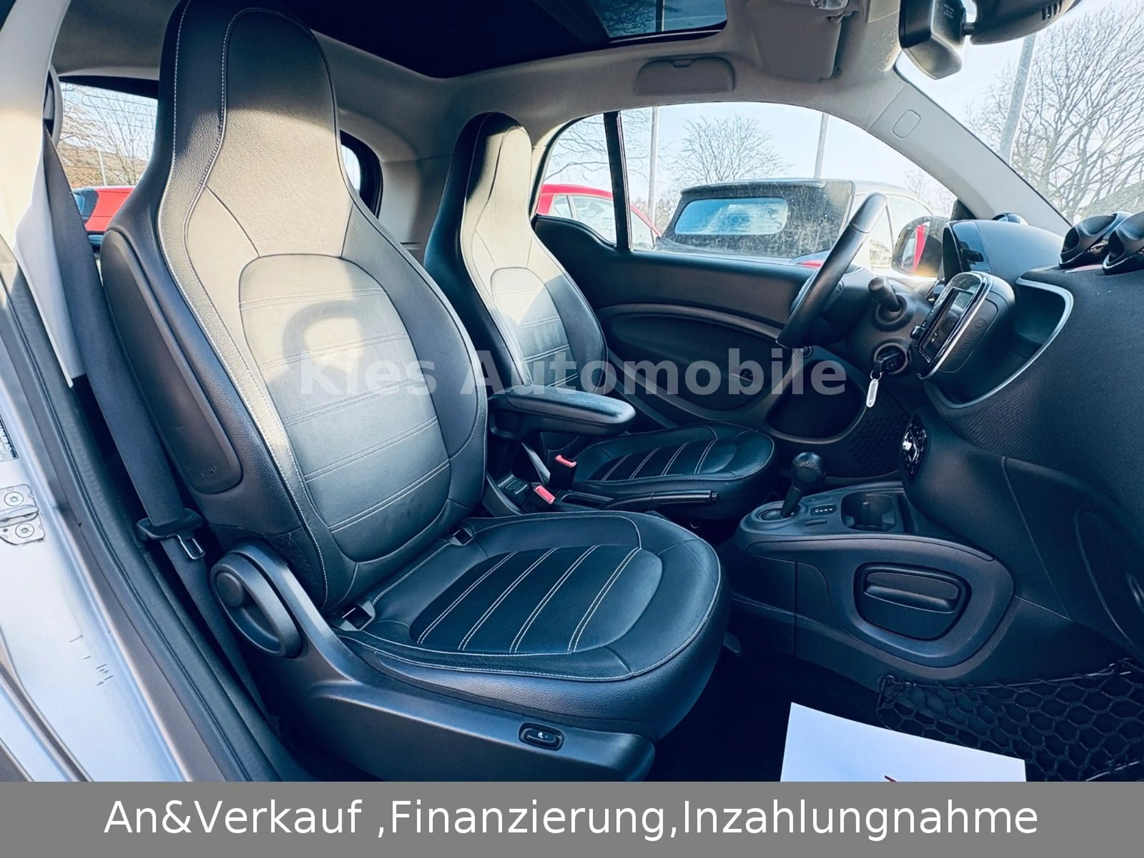 smart forTwo Prime 90PS LEDER/NAVI/PANO/SITZH/AMBIENTE — photo 11