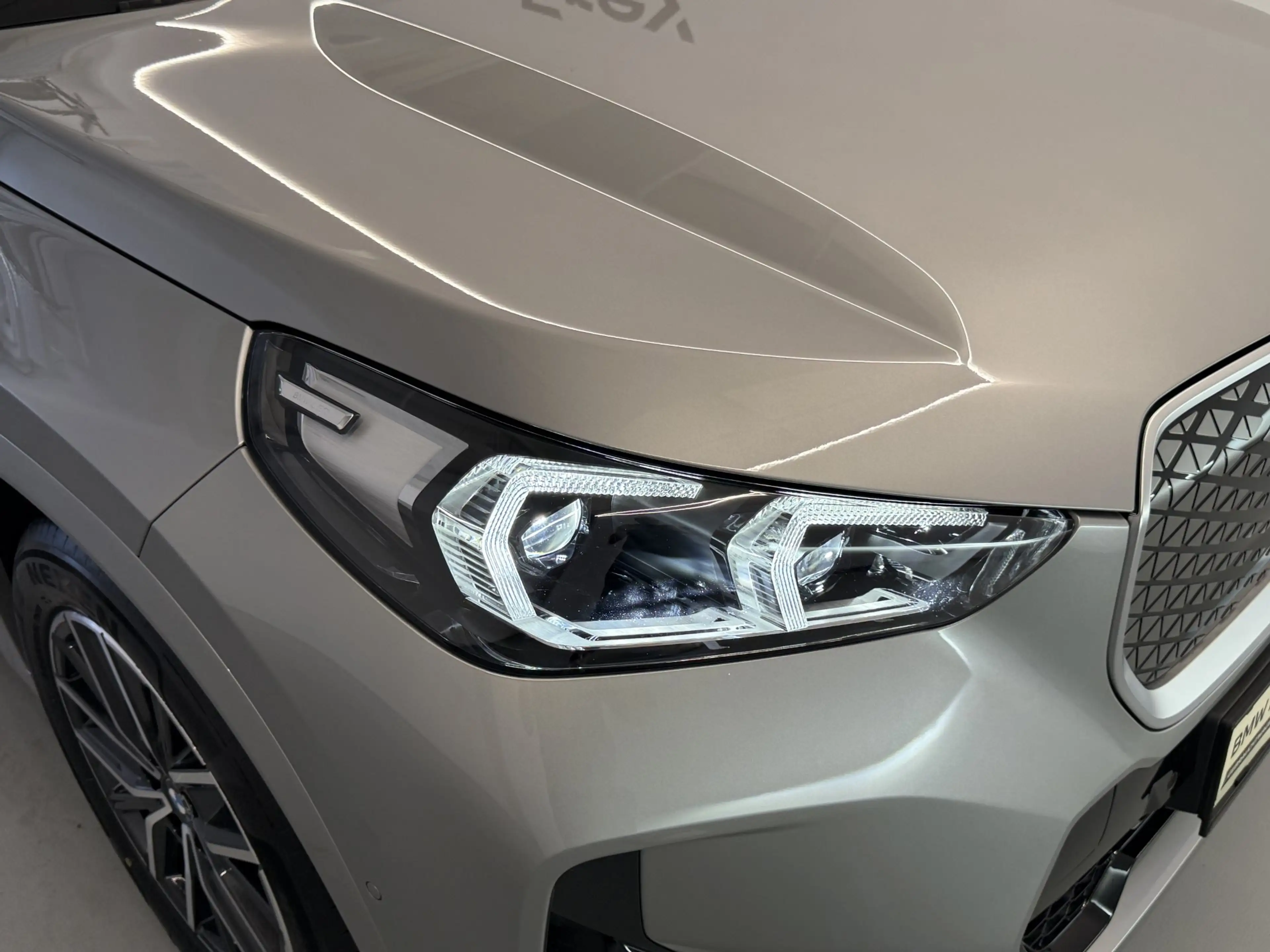 BMW iX1 xDrive30 — photo 15