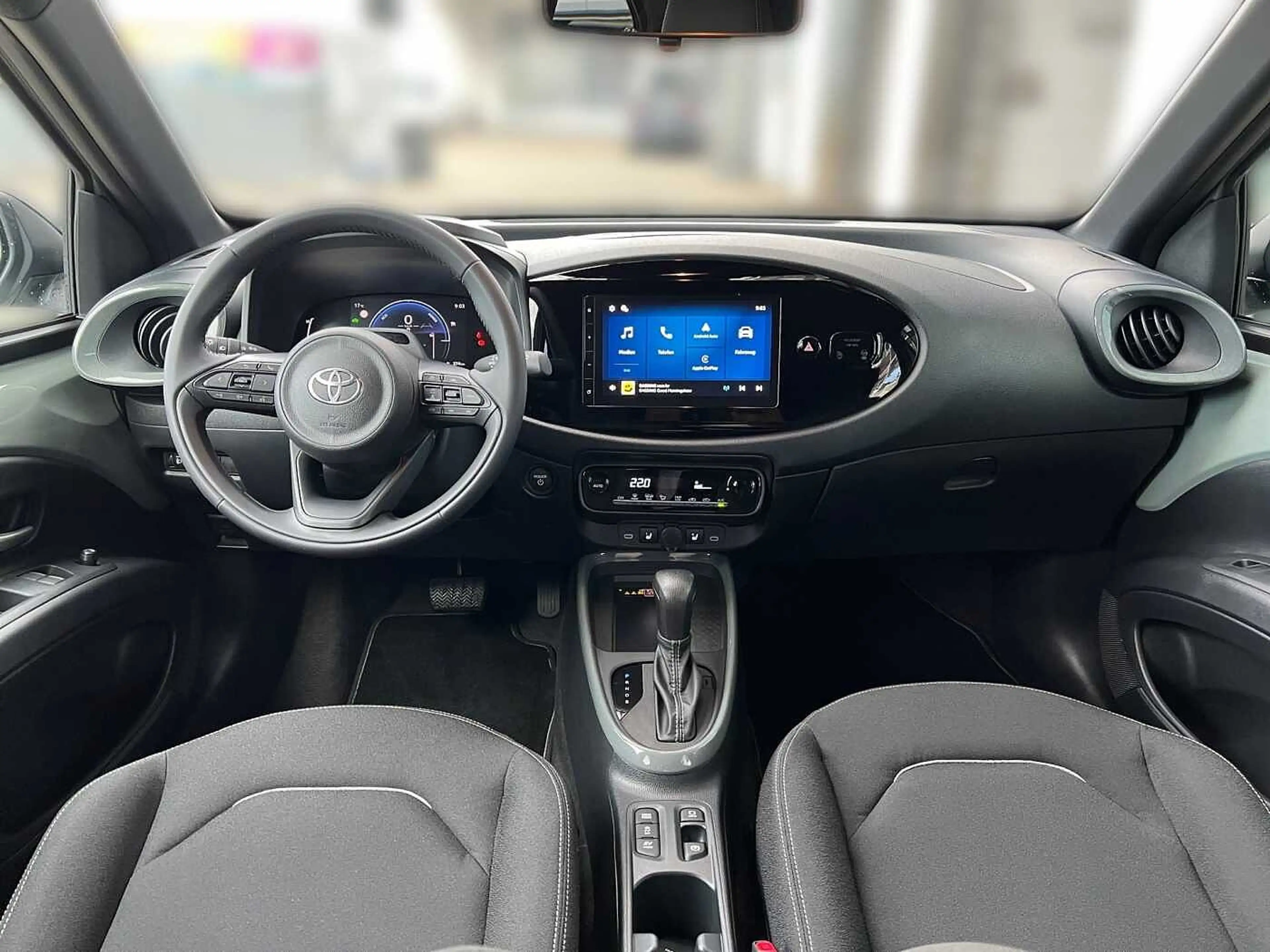 Toyota Aygo X Teamplayer 1,5 l Hybrid KAMERA SHZ — photo 8