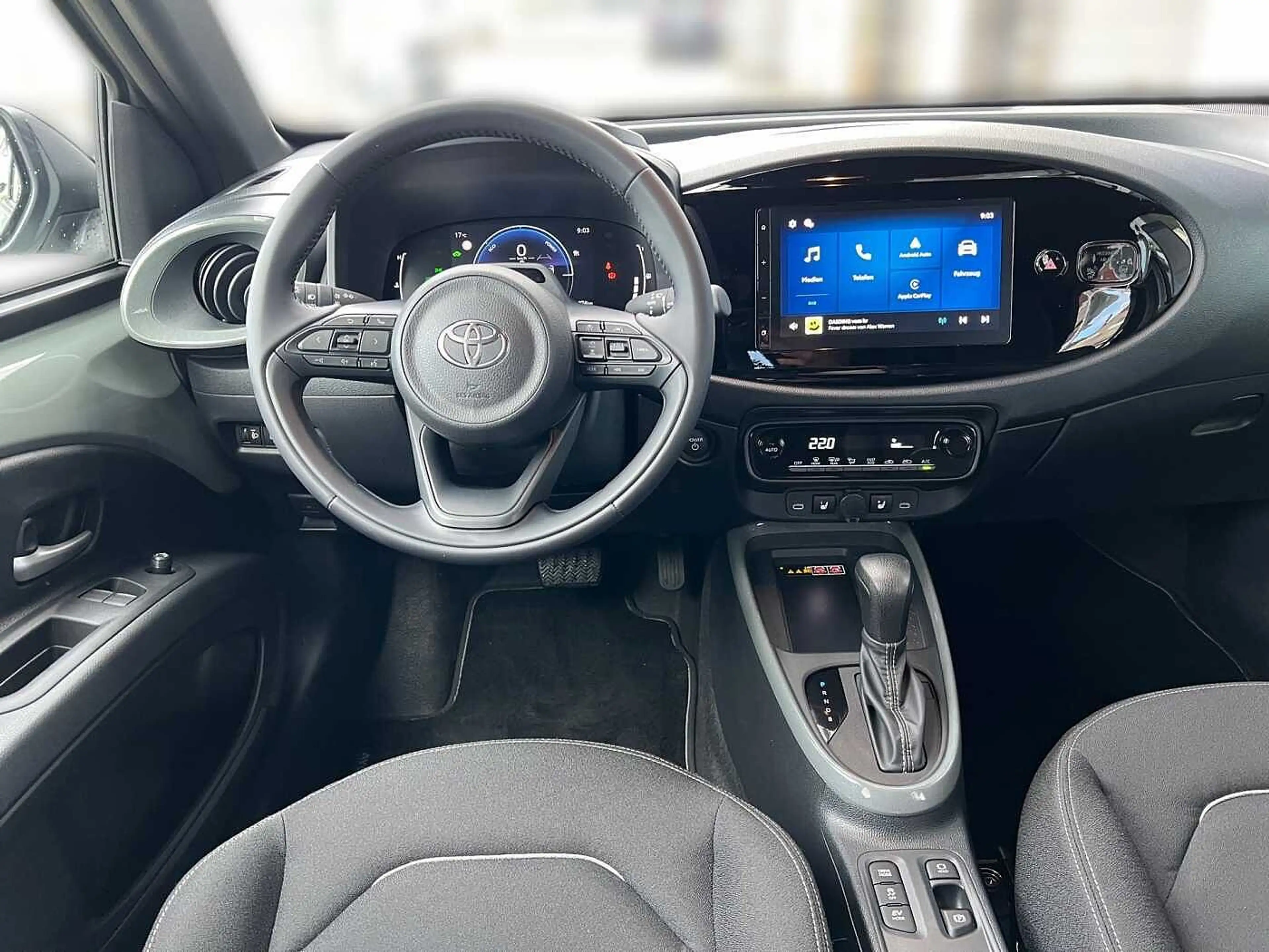 Toyota Aygo X Teamplayer 1,5 l Hybrid KAMERA SHZ — photo 9