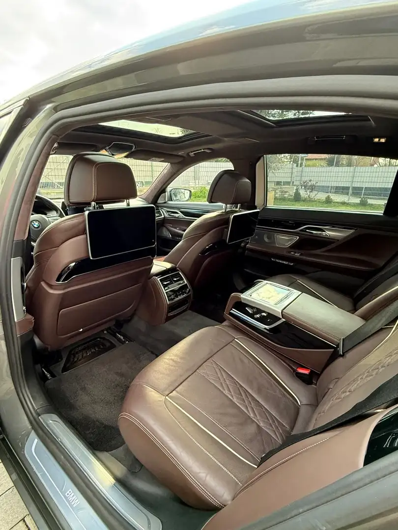 BMW 750 750Li xDrive Österreich-Paket Aut. Grau - 2
