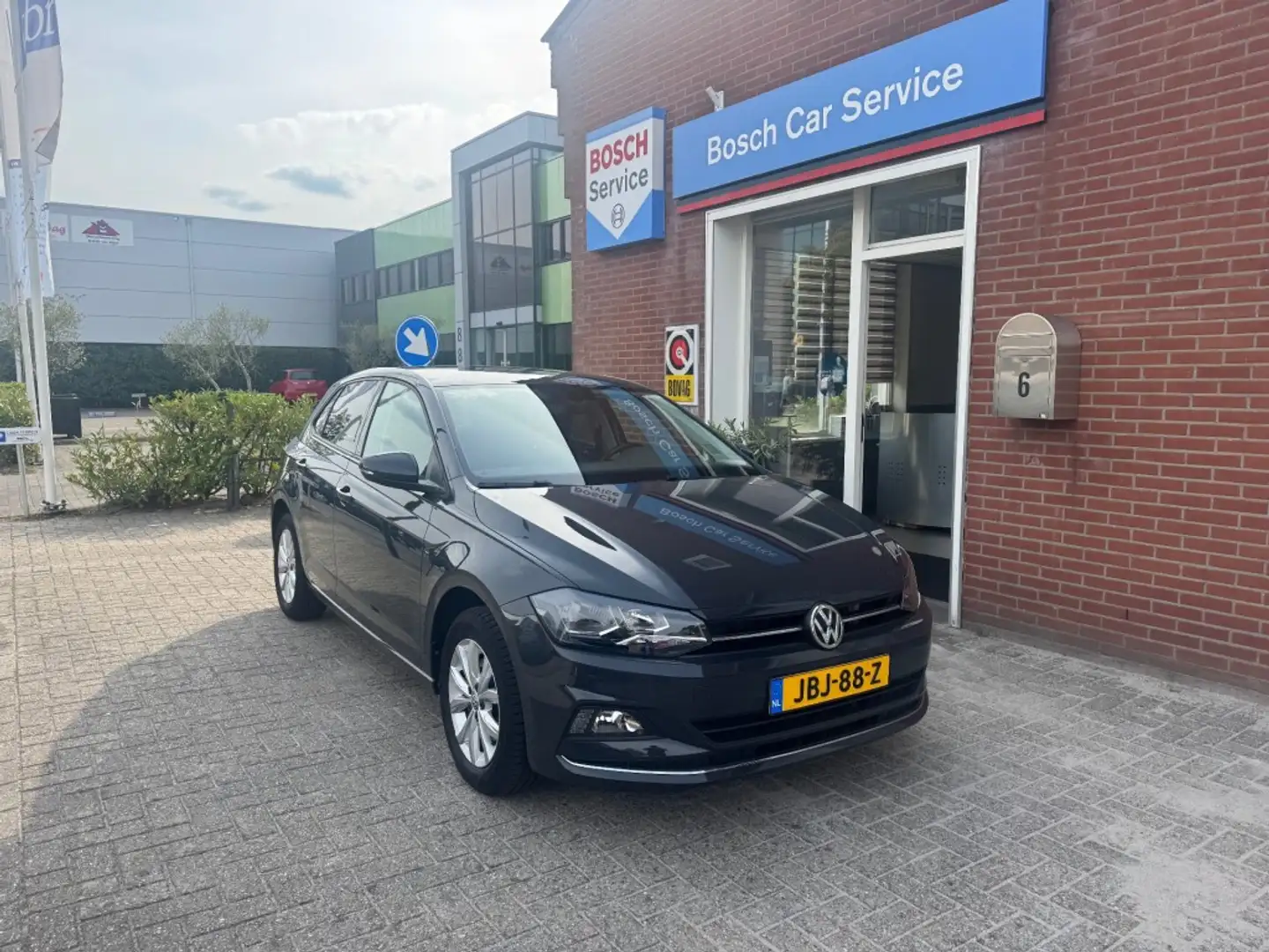 Volkswagen Polo 1.0 TSI 85kW 5-drs Highline Gris - 1