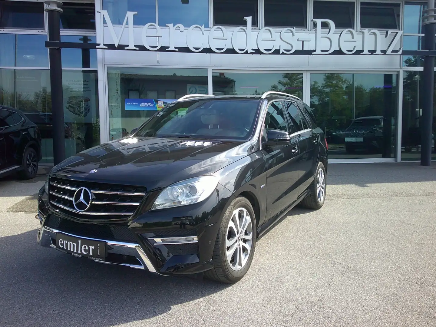 Mercedes-Benz ML 350 BlueTEC 4MATIC Off-Roader AMG Sitzklima Zwart - 2