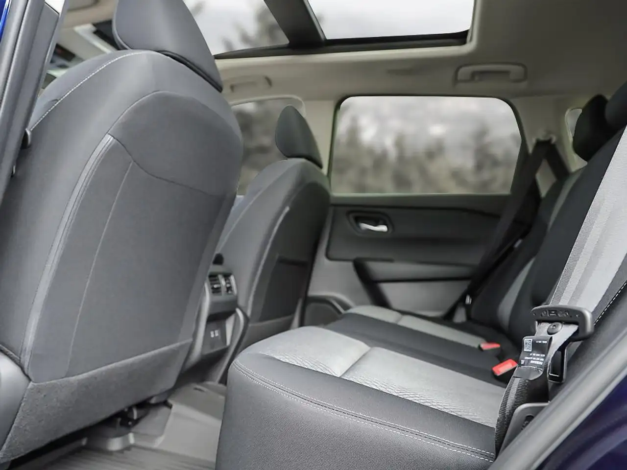 Nissan Rogue fotografie Nissan Rogue