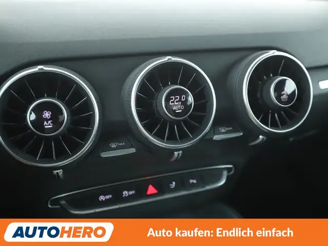 Audi TT view 21