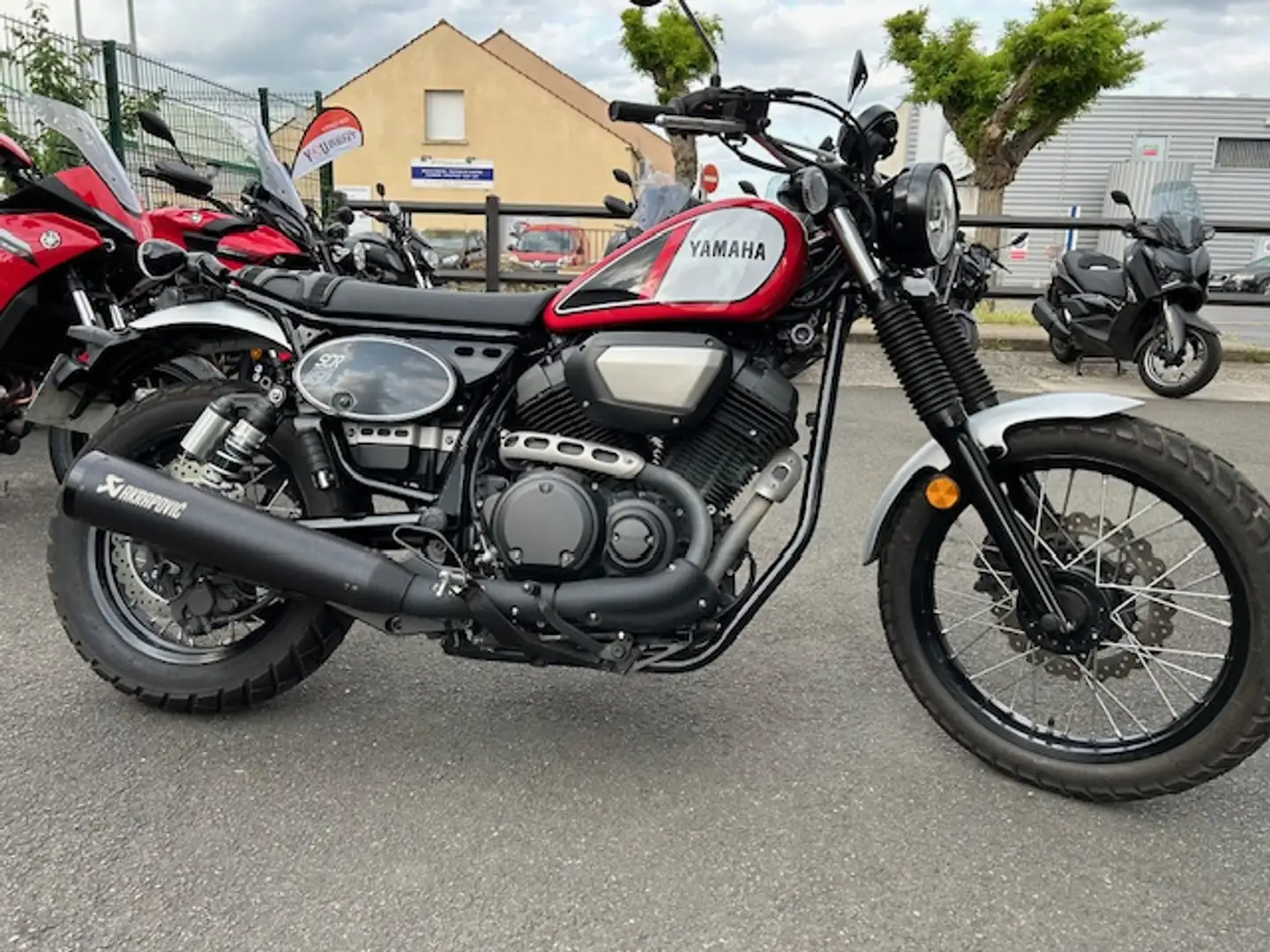 Yamaha SCR 950 Червоний - 1