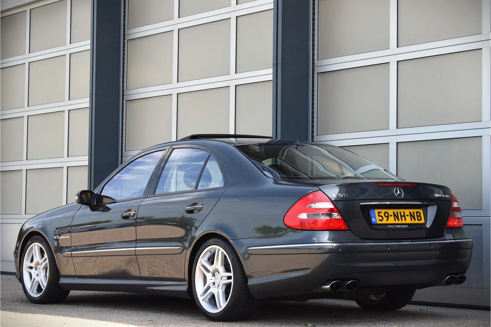 Mercedes-Benz E 55 AMG E55 Youngtimer | Bomvol | Dakje | ACC | Keyless | Grijs - 2