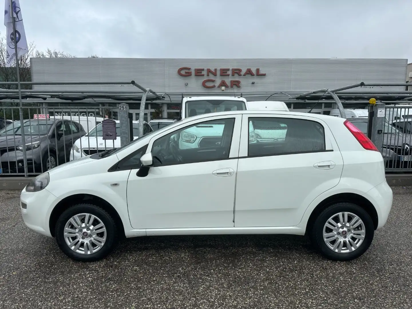 Fiat Punto 1.4 8V 5 porte Natural Power Lounge Weiß - 1