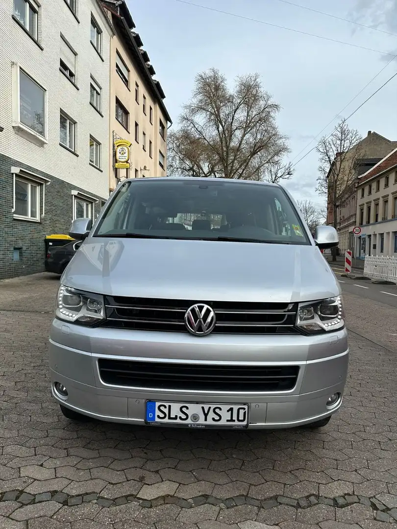 Volkswagen T5 Caravelle Automatik lang*9Sitze/AHK/Gepflegt* Gümüş rengi - 2